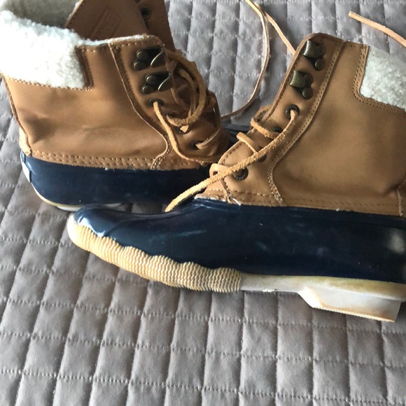 sperry shearwater boots with buckle